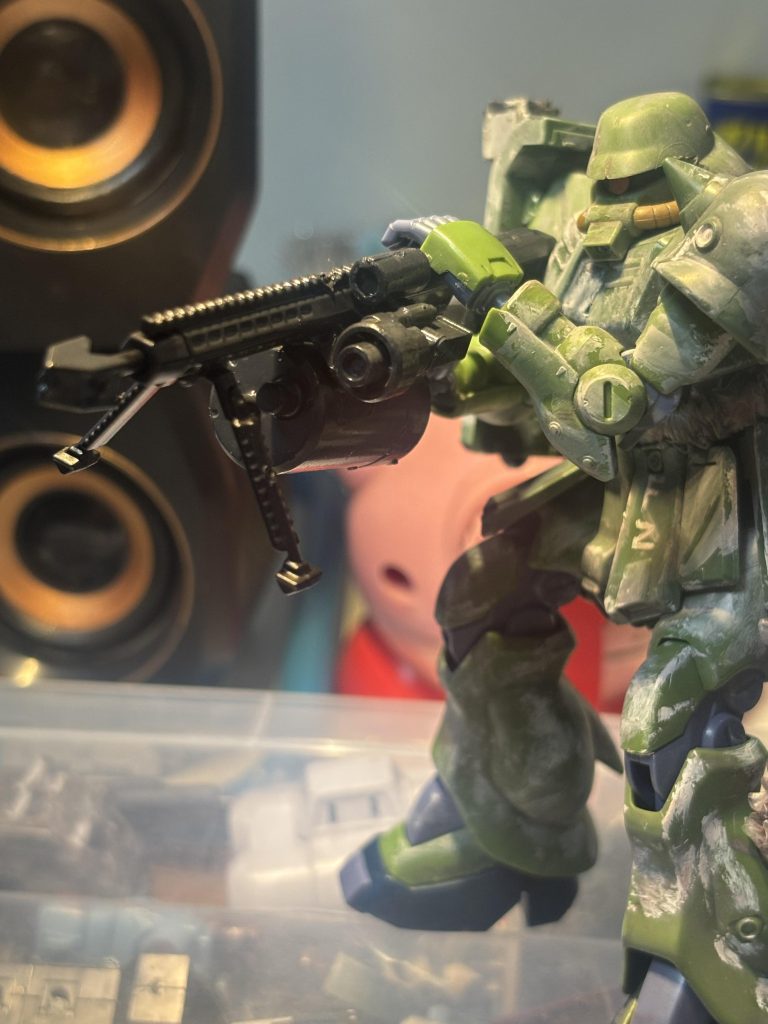 口径は小さいが弾幕をはり対MSや対航空機などマルチに活躍できる