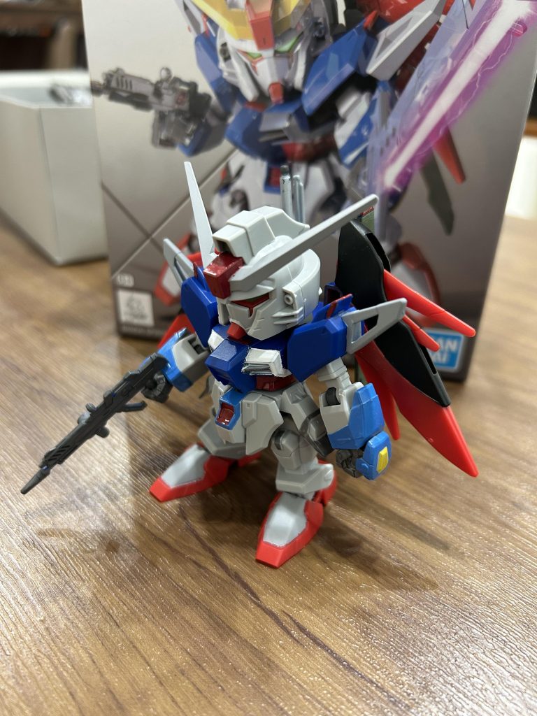 武器を持たせて一枚。