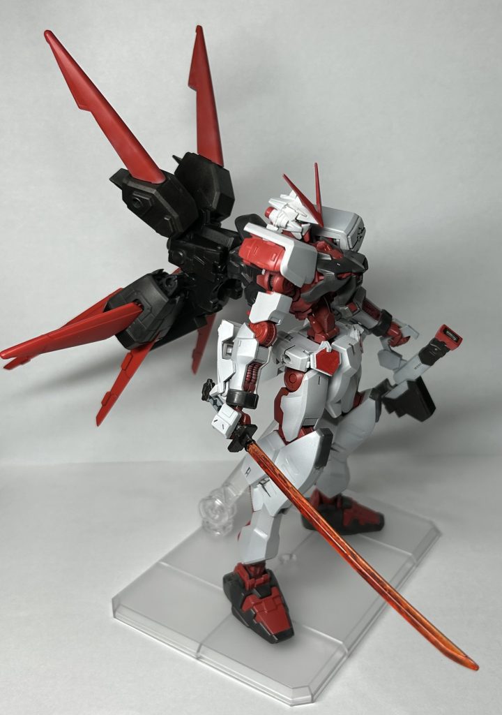 ・抜刀刀はヒートソード的な感じのオレンジに。ややグラデーションをかけて立ち上る炎を表現。