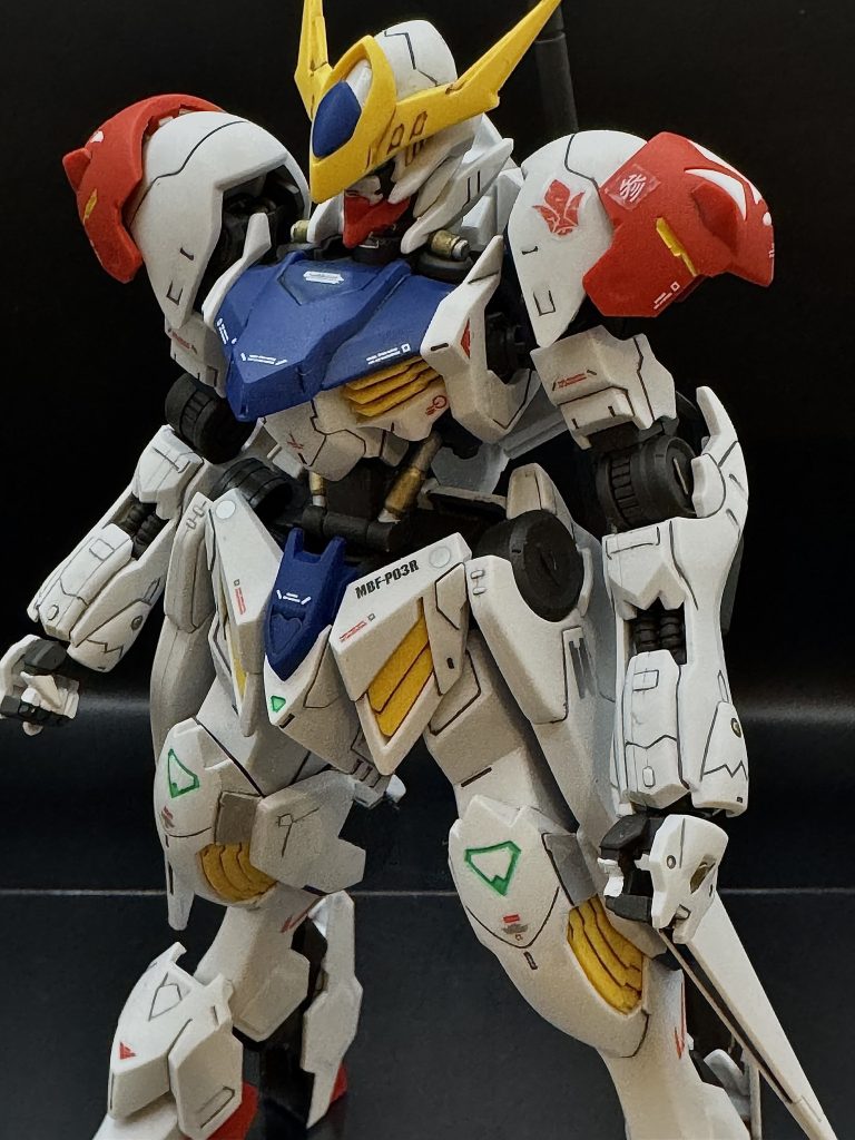 部分塗装、艶消しの簡単仕上げですが、十分カッコいいです。個体差かもですが、首のジョイントがユルユルだったので太くしたら安定しました。