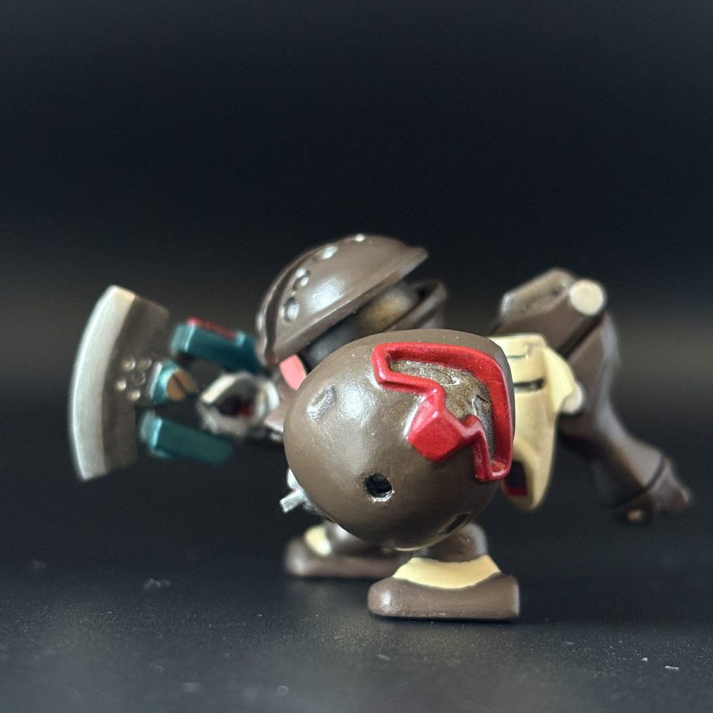 ティンペ・シールド（ゴッグの頭）は、ネオジム磁石で着脱可能