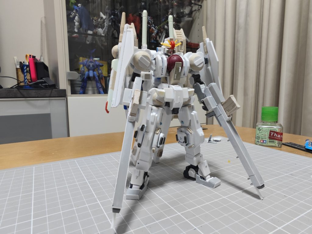 形は出来た！芯になったガンプラどこいったんや…？ほぼ置き換わってしまった。旧ＨＧのZZガンダムは背中と股関節位しか残ってない…