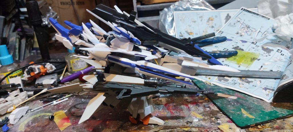 超時空要塞 ，足立