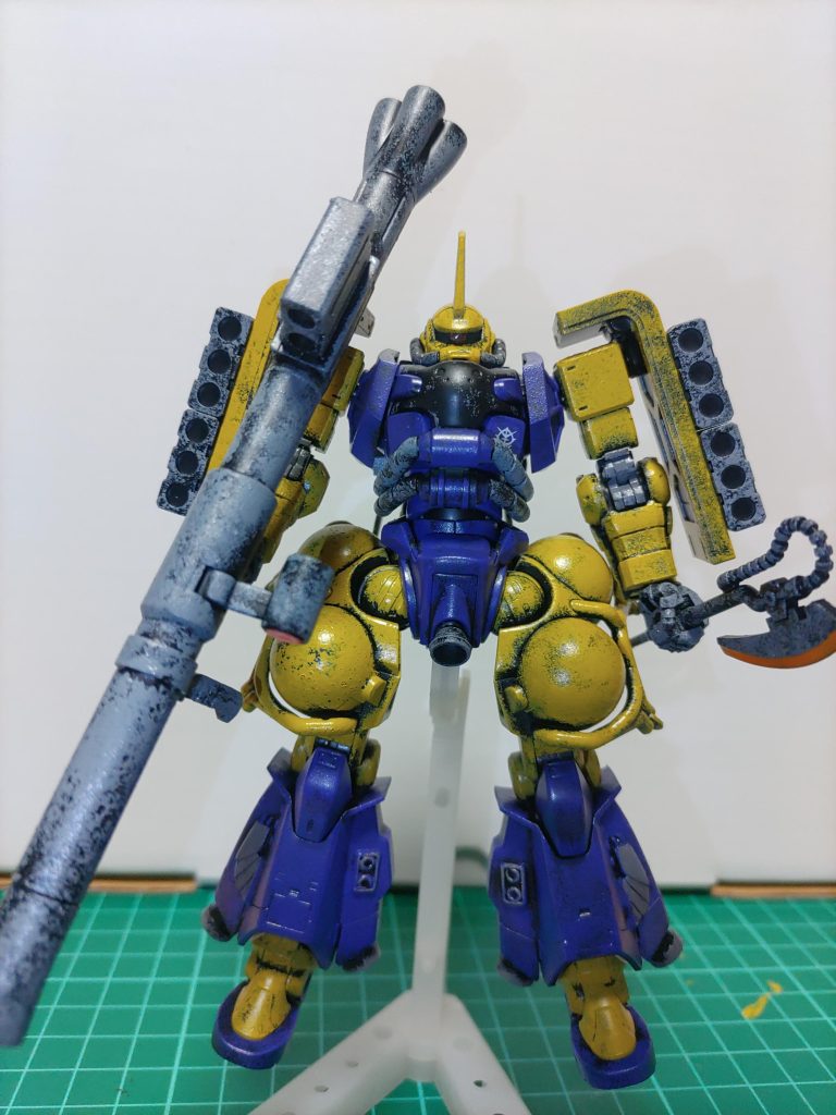 体と腕を付ける間接部分がゆるゆるのため太くして外れにくいようにしています。