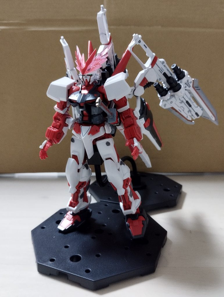 ほぼ正面から。左脚が浮いています。