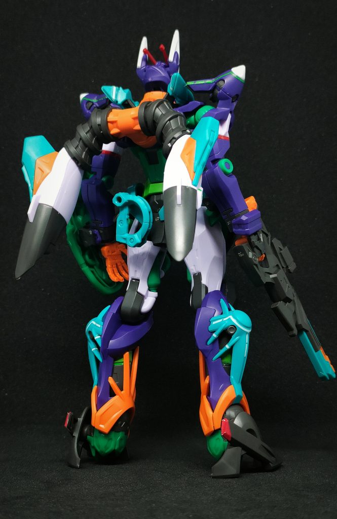 この極彩色はジフレドの特徴ですね。このアニメっぽさが組み立ててみても愉しかったです。