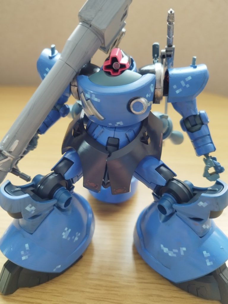 全体はこんな感じでドットのデカールを散りばめています。なんかドットの迷彩好きなんですよね、散りばめすぎると違和感がいわいわのかんかんするので適度に散りばめました