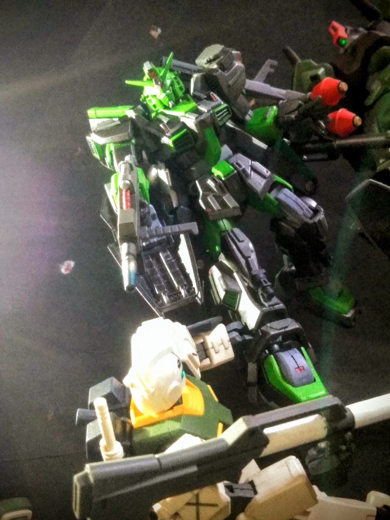 ボリノーク・サマーンとスーパーネモは相討ちMk-Ⅱは辛うじてパラス・アテネを撃墜かぁおっと！余所見をしてイル場合ではないな⤴️