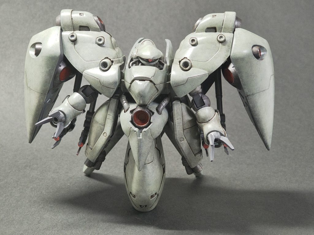 なんのポーズも取れないので正面図置いておきます。