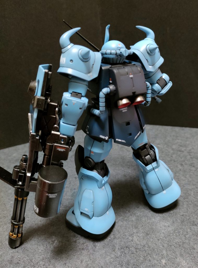 ガトリングをはめ込む際に、腕のパーツがエナメル塗料の墨入れで弱っていたのか割れてしまい萎えました・・・。