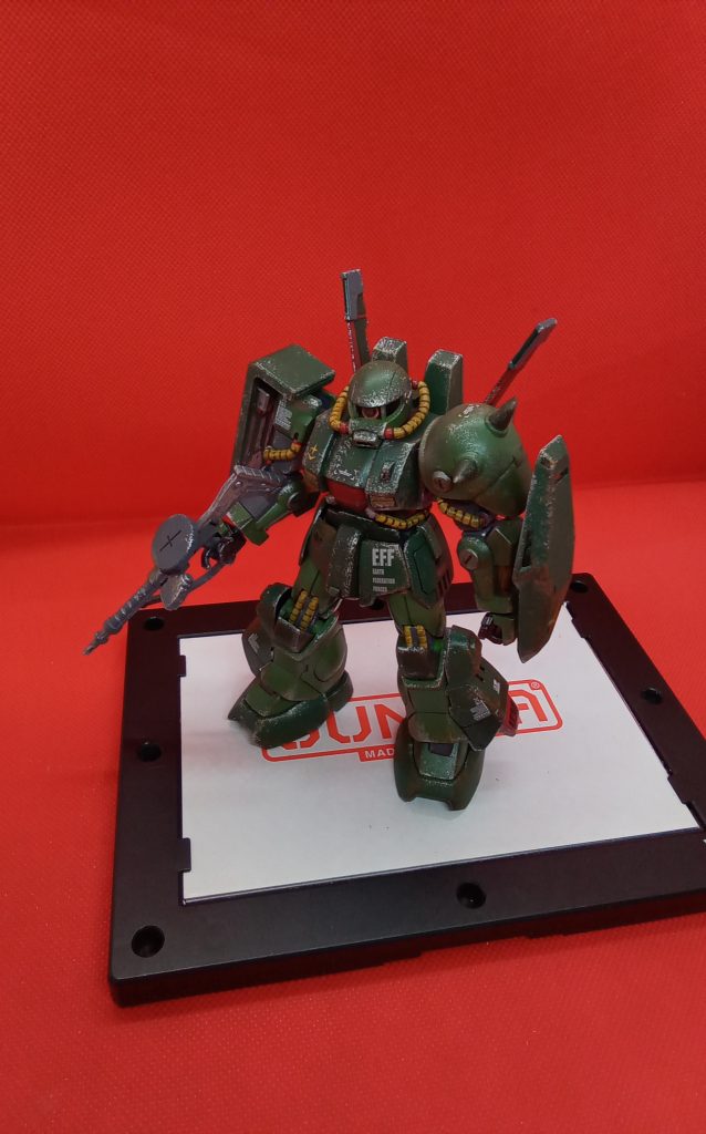 結構昔のキットなのか合わせ目が全面に出たり色分けが不完全だったりと造り甲斐がありました