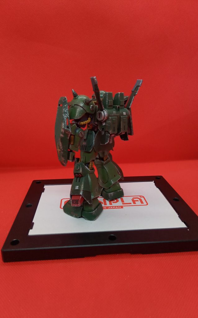 合わせ目は消してモールドをいじってますが　スタイル良好で良いキットでした