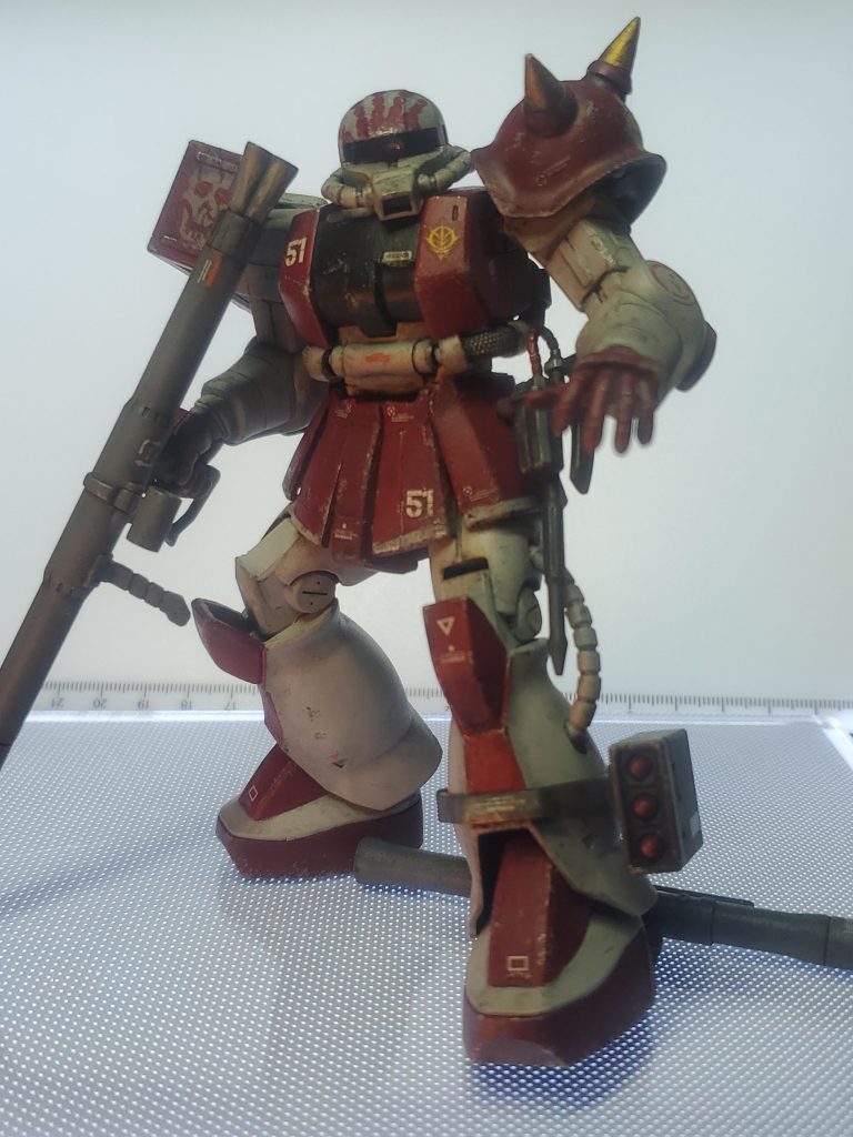 ミサイルポッドからのミサイル射出ポーズ。