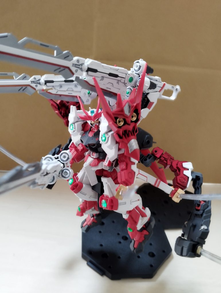 画面外で切っ先が当たってますw