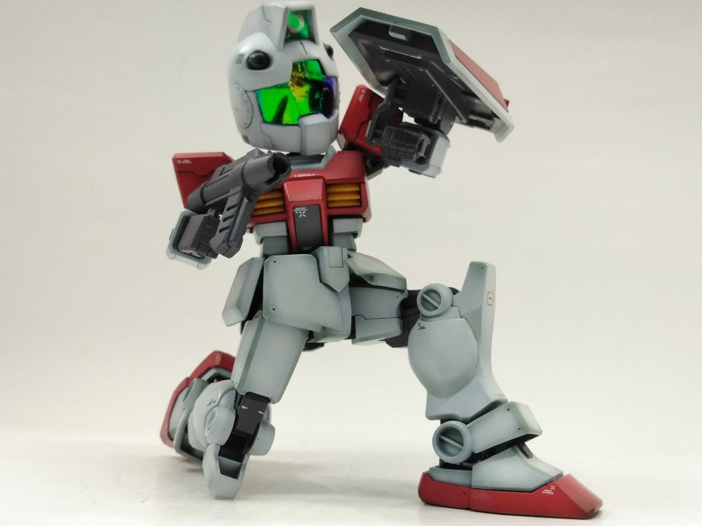 お気に入りのオーロラシールをレンズに貼ったのに　どうしてもシワが出来てしまったのが残念。(gundam-kao5)