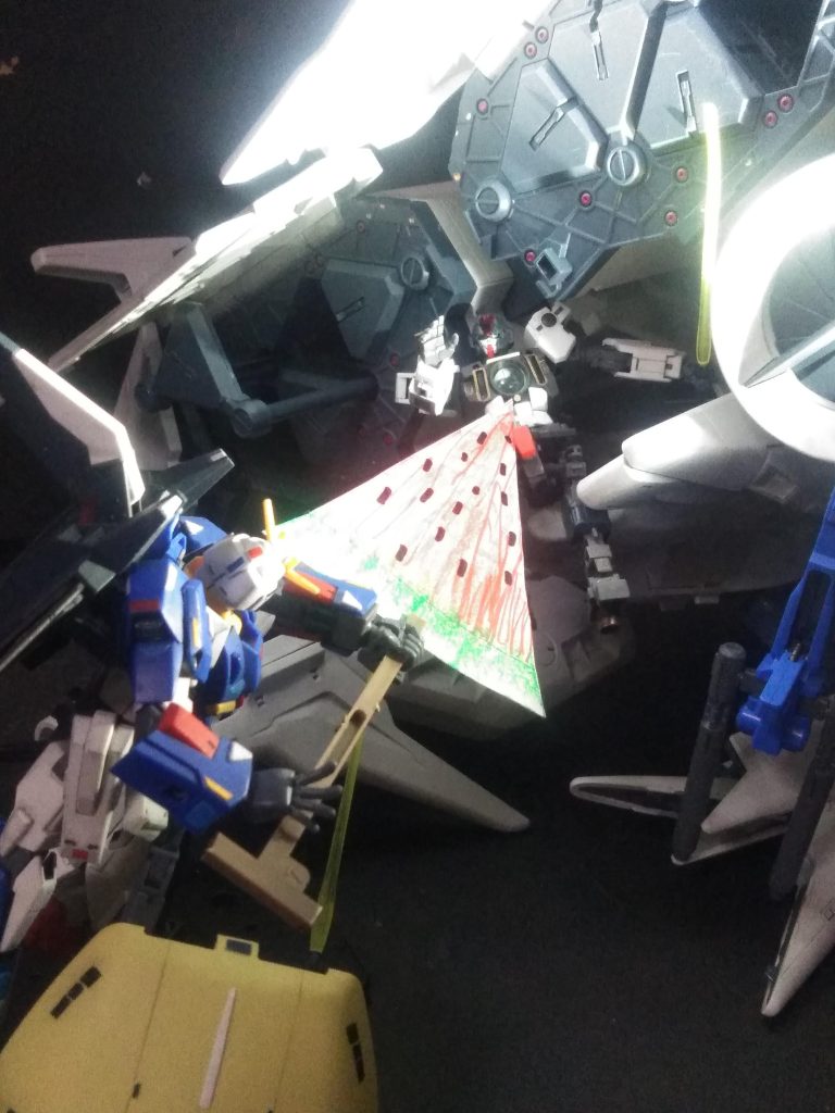 ゼット(Ζ)がもう一つ付くMSのライフルを取り溢した『Z ガンダム』😭『ジ・O CORE』の斬撃を掻い潜り、手にした『Wassermelonen-Eis am Stiel(ヴァッサーメローネン・アイス・アム・シュティール)』を突き当てる事に成功😆⤴️💓❗❗この決着状態は・・・ そう⤵️『カミーユ』の精神(ココロ)は『シロッコ』によって・・・(((-д-´。)(。`-д-))) 余談ですが『Wassermelonen-Eis am Stiel』を用意したのは『エゥーゴ 兵器開発局員 ドイ・ツゴマニア技術大尉』です🍀😌🍀