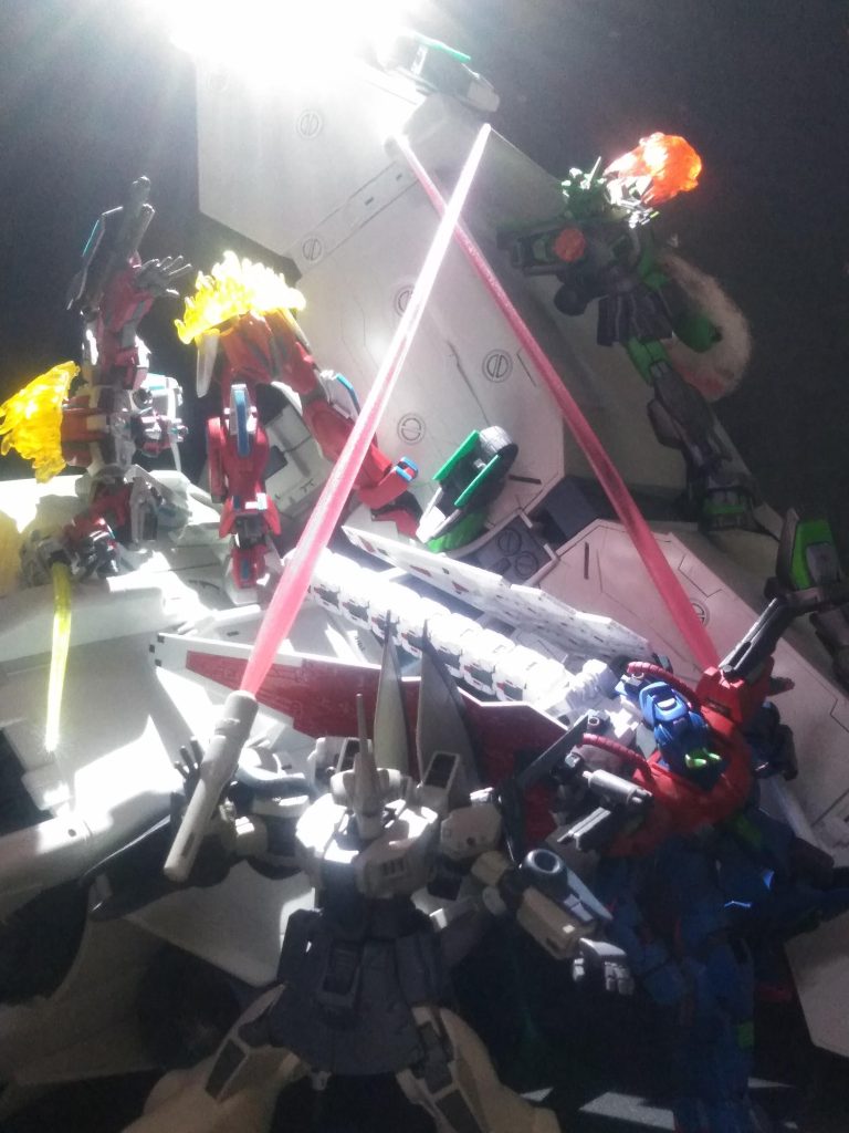 『天斗 特務大尉』『アルカード 大尉』VS『クロマ 少佐』『クエスター Ⅲ』戦も 決着‼️ しかし、宿敵の撃破は為らず⤵️制御ユニット『デッド・エンド 3 システム』を回収した『クロマ 少佐』は撤退するのでした ヽ(`Д´#)ノ 逃げられた💢💢