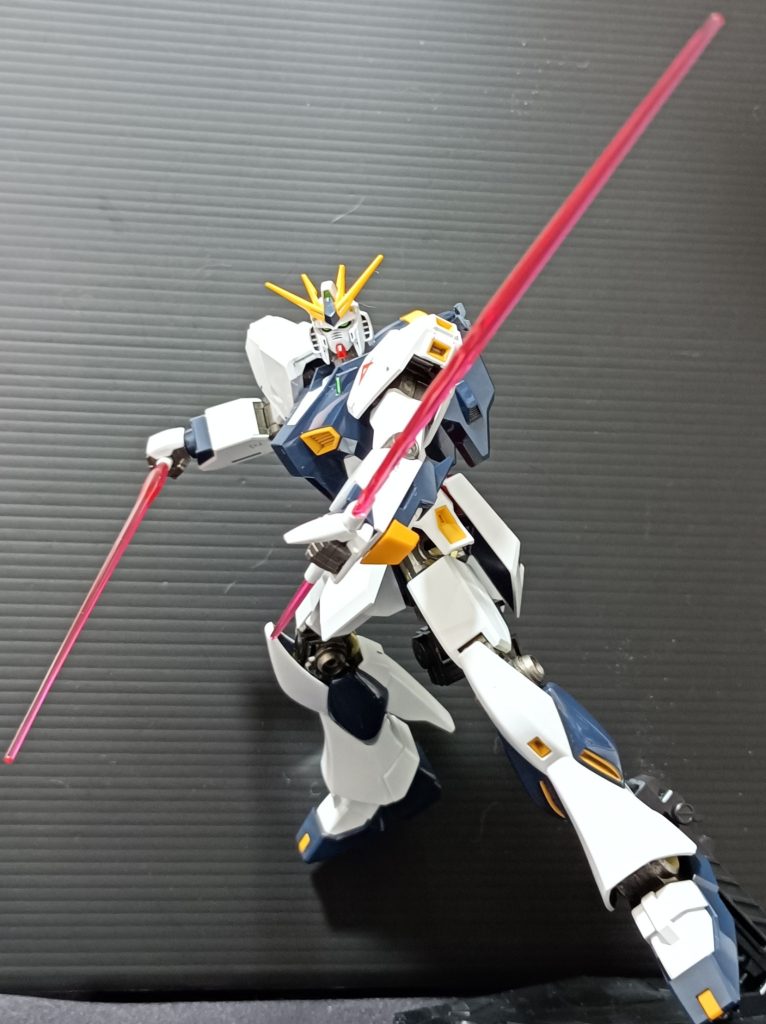 ビームサーベルのエフェクトパーツを使って