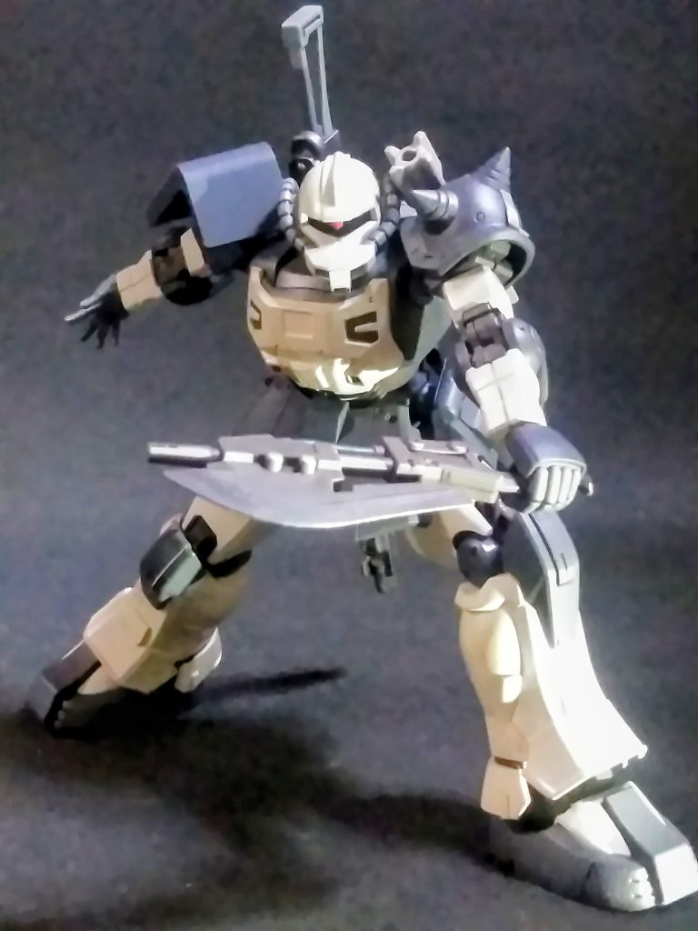 大型ヒート・ホーク抜斧❗ 此も専用兵装です 😚ビーム兵器が使える位ですから、苦も無く使用出来るのでしょうね 😁それにしても! 💖💖💖映えます💖💖💖 MSD版では2本を装備 😍💓 コレハウレシイ と!此処までが標準装備 😌なので、この先は蛇足🐍👣作業に行っちゃいますよ~~ 😤💨