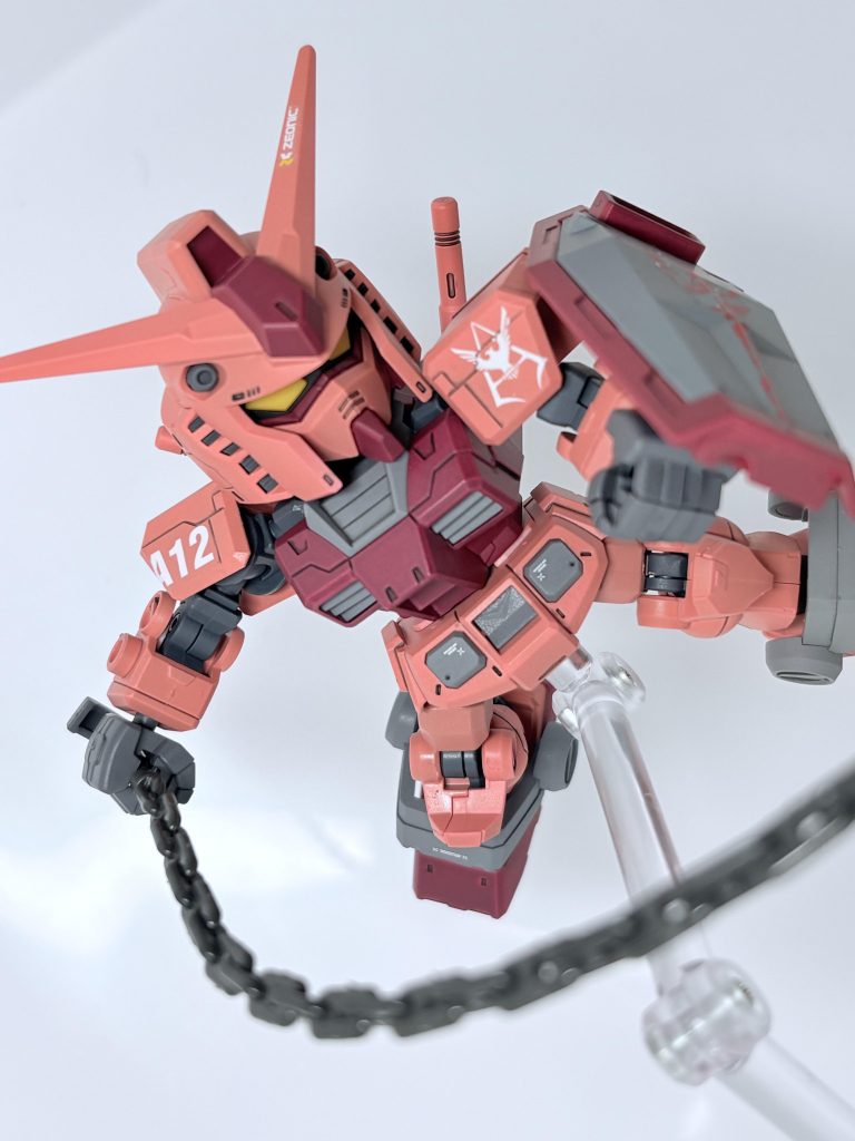 全塗装、スミ入れ、デカール、トップコートと一通りやりました。塗料は水性ホビーのシャアカラー、グレーはメカサフです。