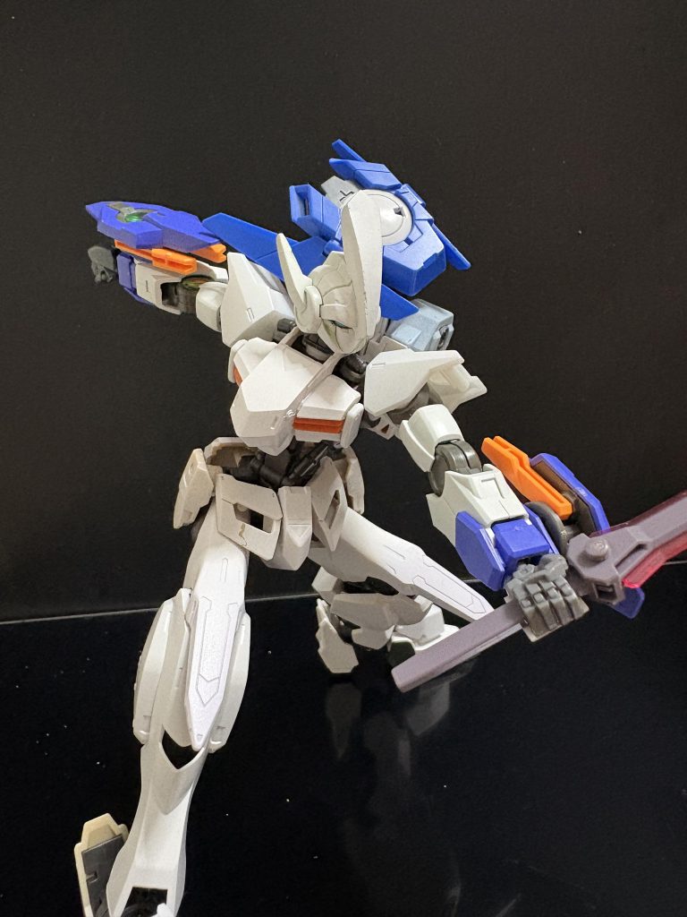 • 「エイハブ・シュバリエ」• エイハブ・リアクター特有の重力圧を、GNドライヴの質量軽減効果で打ち消すことで、ペンデュラムらしい「重力を無視したような変態機動」が可能になる……という伏線。&nbsp;