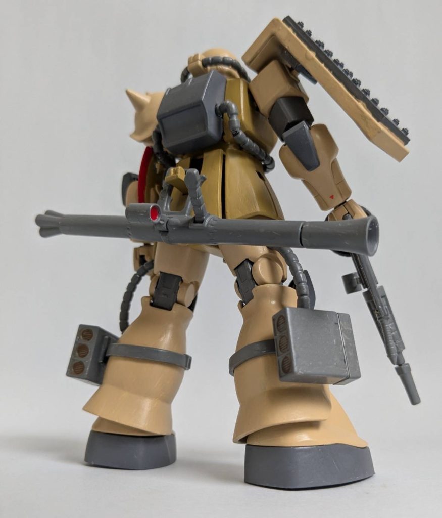 あとは合わせ目を消したのと、足の中にオモリを入れました。合わせ目は顔のところがやり方分からなかったので、やれませんでした。