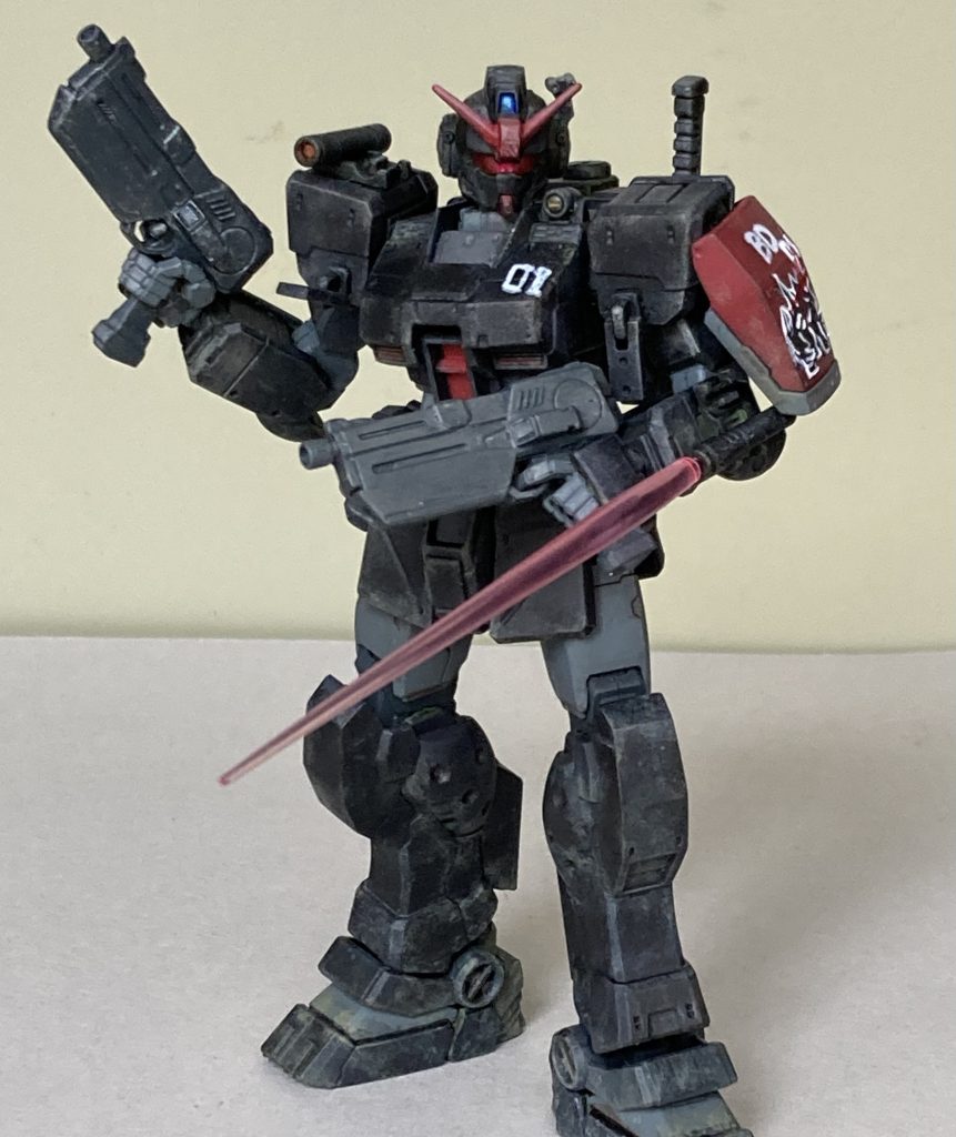 水性塗料を薄くして、なんども重ねてダークグレーに仕上げました。黒系って重厚感を出すのが難しぃー！😭