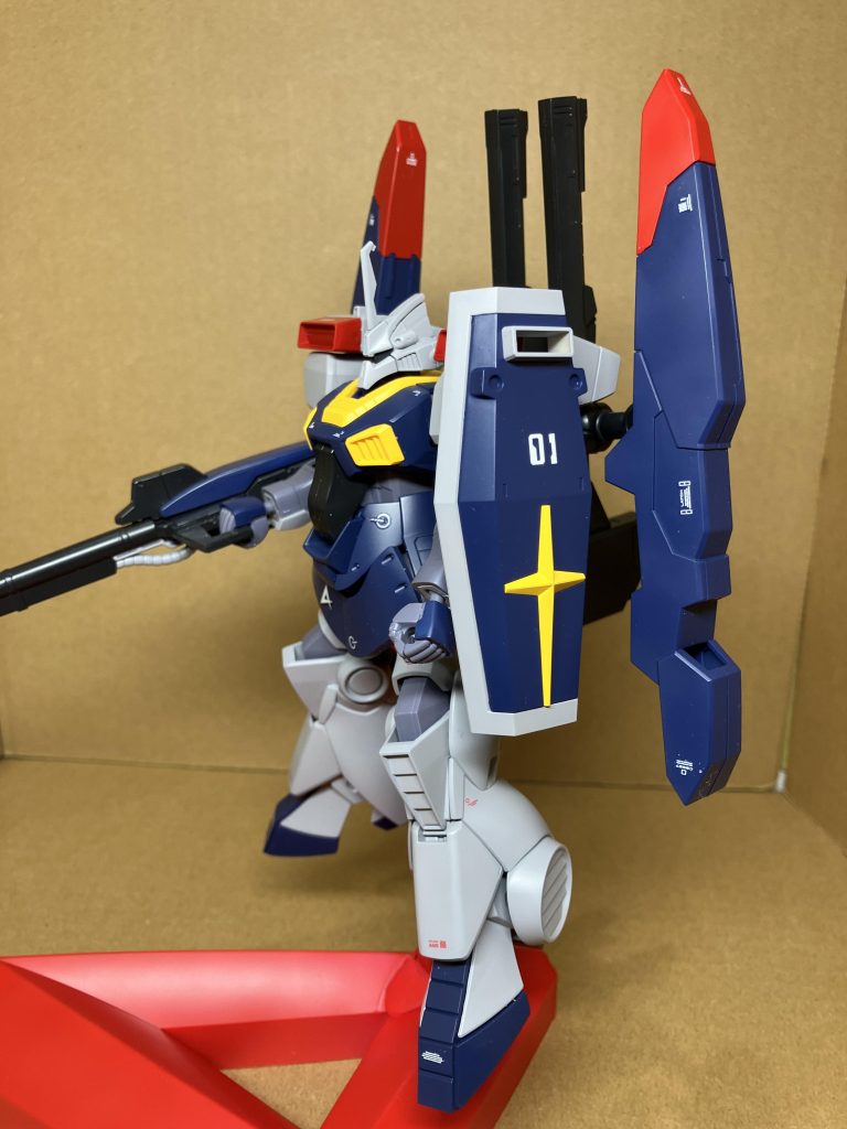 ディフェンサーユニットは、ジャンクパーツから発掘したエンゲージガンダムのものです。