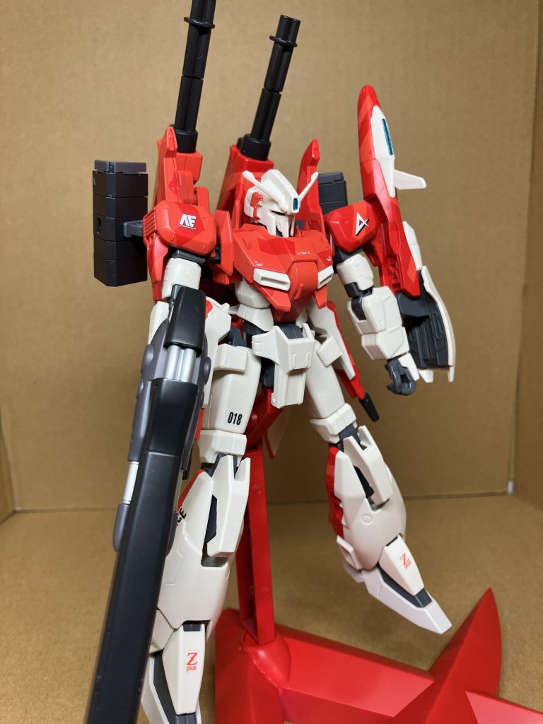 ライフルからランチャーに変更し、ミサイルポッドを追加しました。