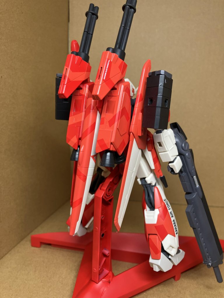 なんとなく迷彩チックに塗装しました。