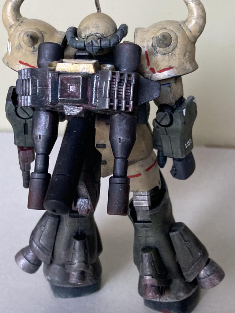 バックパックはR35のものを弄り弄り‥