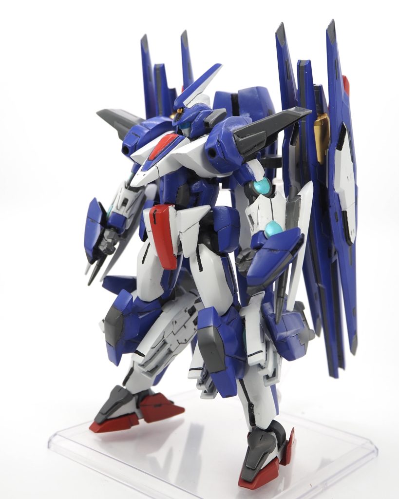 全身の写真ダブルオーガンダムやケルディム、セラヴィー、GN-X等00系のパーツも使っています。