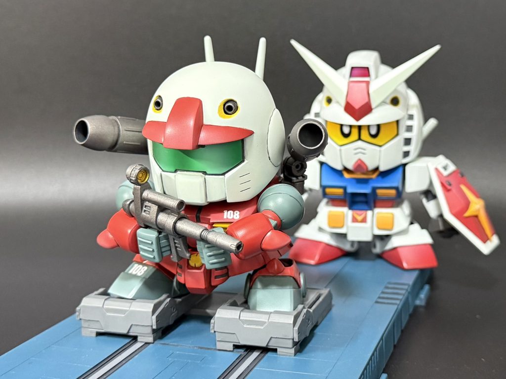 以上、元祖パケ風ガンキャノンでした。ガンダムと同じ感じになるかと思いきや、頭部が意外に難しく時間をかけることに…スケール感もガンダムとバッチリ合うので、プレイバリューも広がりました!早くホワイトベース隊を揃えたい…それでは…次回を待て!