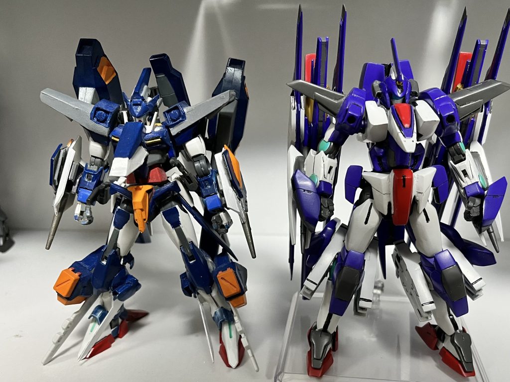 10年ほど前にダブルオーガンダムをサーベラス・イグナイト風に改造しました。クストウェル、エクサランス等いくつもOG風の改造をしてきました。あれからどれくらい成長したからなと考えながら、いままで培ってきた経験を駆使してクアンタをベースに作りました。