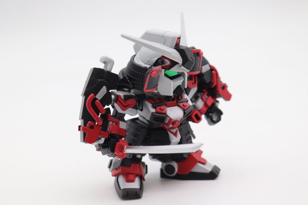 刀の鍔も作り直してあります。