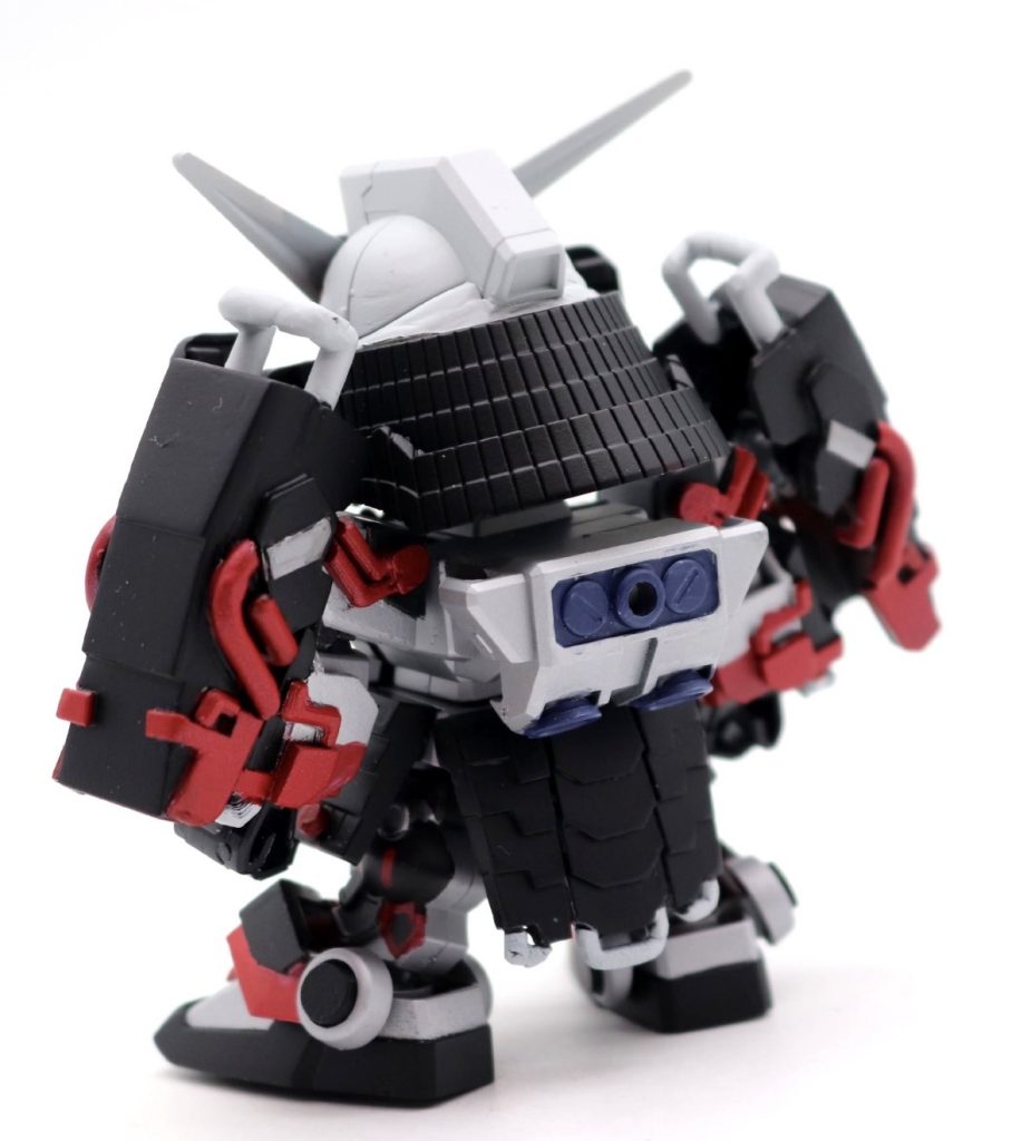 素体にレジェンドBBの武者頑駄無を使用。頭部はクロスシルエットのガンダムを使用してます。