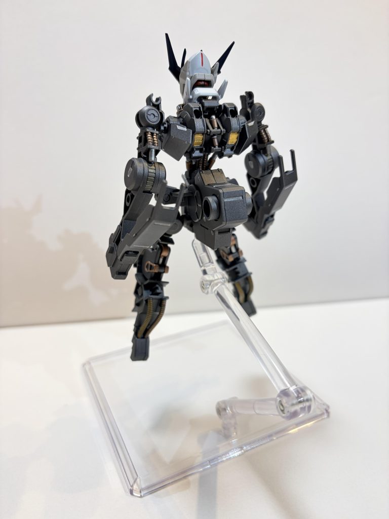 背面シリンジも塗り分けています。