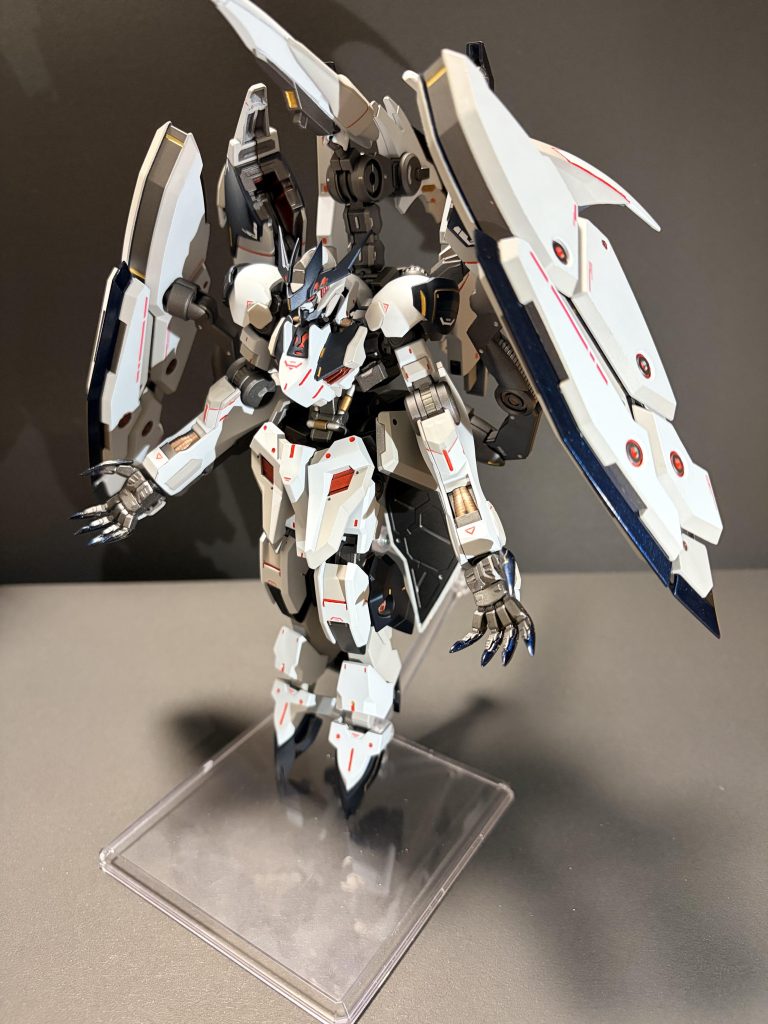 移動に特化した巡航形態サブアームは一部使えなくなりますが、移動速度が上昇します。