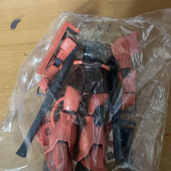 購入したのは、一昨年だったと思います。やっと出番が回って来ました😊前のジャンクザク復活計画とはまた違った感じて作りたいと思います。前回はMG、今回はHG、RG、オリジン版と3タイプあり、それぞれに不具合があるので関節固定&総出演の作品にしたいです。とは言え、ジオラマは作った事がないので、初挑戦に楽しみながらチャレンジしたいと思います😊まずは枯渇しているアイデアをどこからか仕入れてくることにします笑（3枚目）