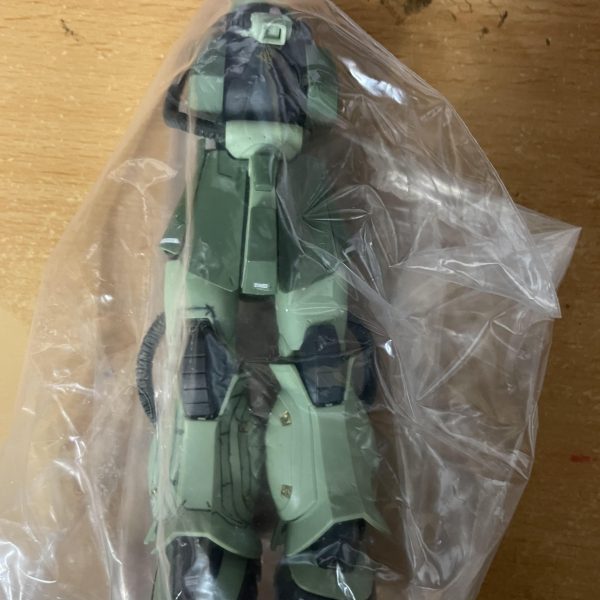 購入したのは、一昨年だったと思います。やっと出番が回って来ました😊前のジャンクザク復活計画とはまた違った感じて作りたいと思います。前回はMG、今回はHG、RG、オリジン版と3タイプあり、それぞれに不具合があるので関節固定&総出演の作品にしたいです。とは言え、ジオラマは作った事がないので、初挑戦に楽しみながらチャレンジしたいと思います😊まずは枯渇しているアイデアをどこからか仕入れてくることにします笑（7枚目）