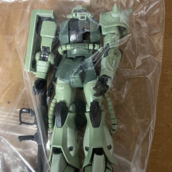 購入したのは、一昨年だったと思います。やっと出番が回って来ました😊前のジャンクザク復活計画とはまた違った感じて作りたいと思います。前回はMG、今回はHG、RG、オリジン版と3タイプあり、それぞれに不具合があるので関節固定&総出演の作品にしたいです。とは言え、ジオラマは作った事がないので、初挑戦に楽しみながらチャレンジしたいと思います😊まずは枯渇しているアイデアをどこからか仕入れてくることにします笑（6枚目）