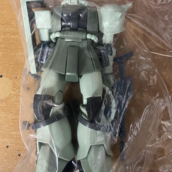 購入したのは、一昨年だったと思います。やっと出番が回って来ました😊前のジャンクザク復活計画とはまた違った感じて作りたいと思います。前回はMG、今回はHG、RG、オリジン版と3タイプあり、それぞれに不具合があるので関節固定&総出演の作品にしたいです。とは言え、ジオラマは作った事がないので、初挑戦に楽しみながらチャレンジしたいと思います😊まずは枯渇しているアイデアをどこからか仕入れてくることにします笑（5枚目）