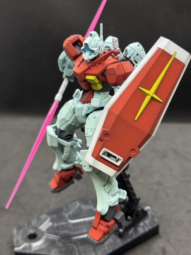 でもな、おかんが言うにはやで、薙刀も使うっていうねん。ほなジムとちがうか。ジムはな、サーベルは使うけど薙刀なんか持たんのよ。薙刀はな、ジオン思想のやつしか使わんからな。&nbsp;&nbsp;