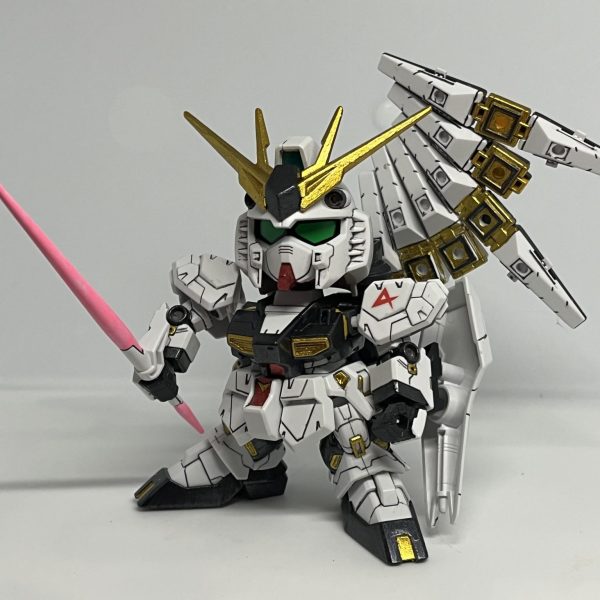 νガンダム、視線を感じる。