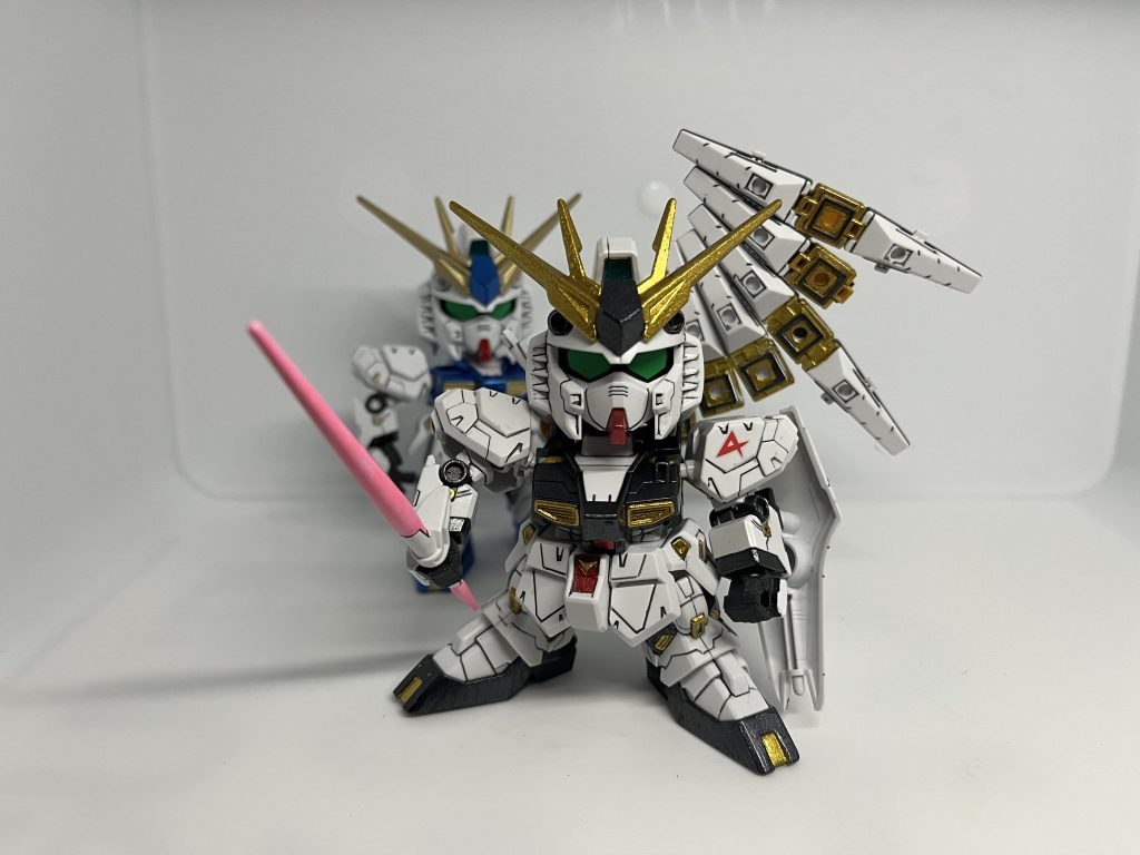 後ろから視線を感じる。本当はラフゴールドが好きです。