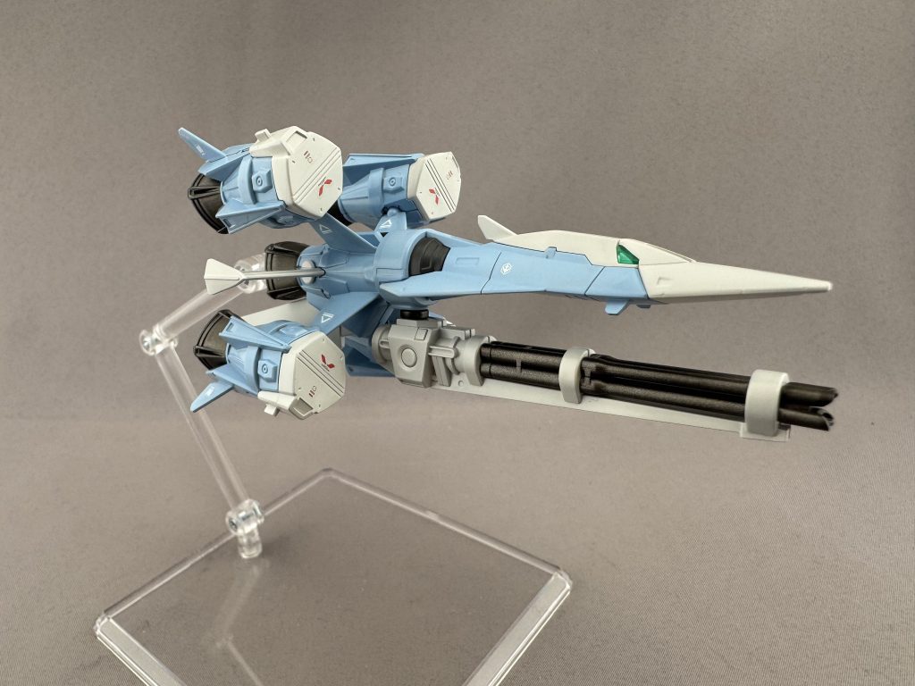 よく見るとなぜか地球連邦軍のマーキング…？🤔　そのワケは後ほど…　