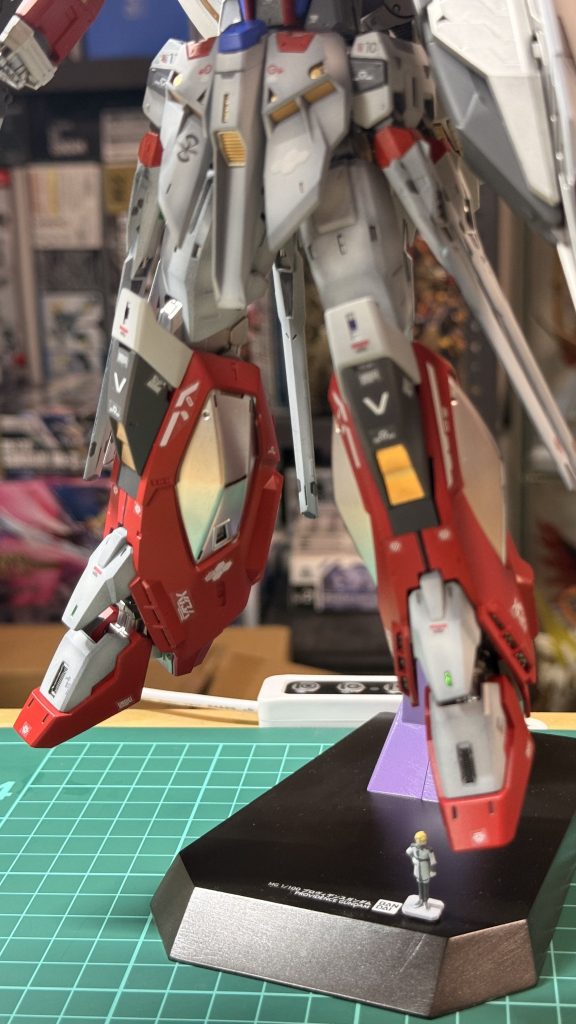 戦争は終結へ向かう。公式記録には、ハルシオンの再暴走は「構造的限界による自己停止」と記される。未確認機体の存在は確認されず。YOIKO Valentineは深層データを封印する。報告書、最終行。“TYPE2――位相固定完了。犠牲一。”宇宙は静かだ。直接の対決はなかった。思想の衝突もなかった。だが確かに、破滅の再起動は止められた。そしてどこかの宙域で、微かな光粒が、まだ漂っている。それは滅びではなく――選択の痕跡だった。