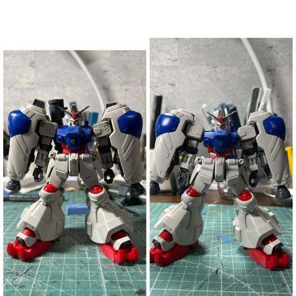 お腹はタガネで彫ってからのエナメル割りで2分割して、ボールジョイントを内蔵。その際BMCタガネが一本犠牲になりました、泣きそうです…やっちまった😭足首を2mm延長したので足首の可動範囲が増えて、足を開いても足裏の地面の接地性もバッチリです。こんなに大袈裟に開いても大丈夫🙆フロントアーマーも2mm延長。今日はここまで✋😆（3枚目）