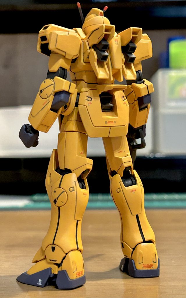 実は肘パーツにネオジム磁石を仕込んでおり、旧キットのトムリアットあたりからビームローターを拝借して装着できるよう準備してますが転売価格ばかりなので断念しました笑