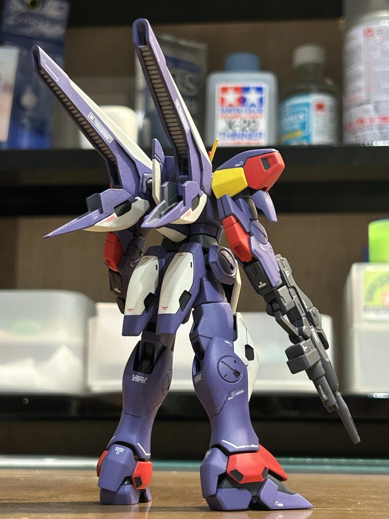 V2ガンダム（鹵獲機）–6枚目/制作者：ユウカジマ